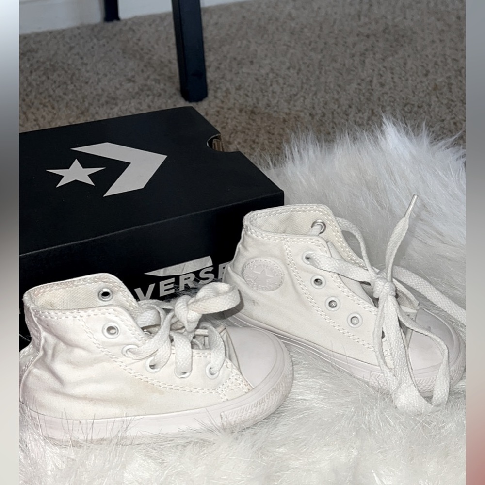 Baby white (unisex) converse size 6C